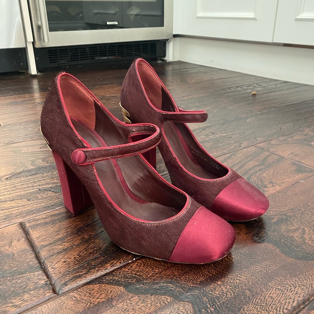 Tory Burch mary Jane’s in good condition